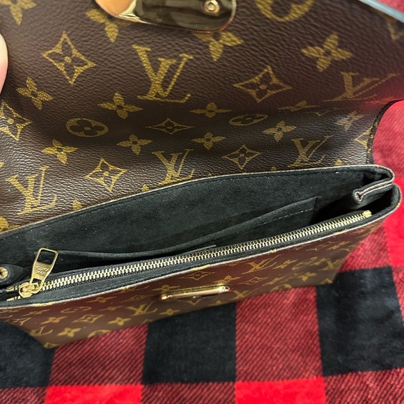Louis Vuitton St Placide - Picture 9 of 14